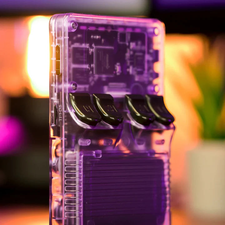 קונסולת משחקים (המשחקים מותקנים מראש)